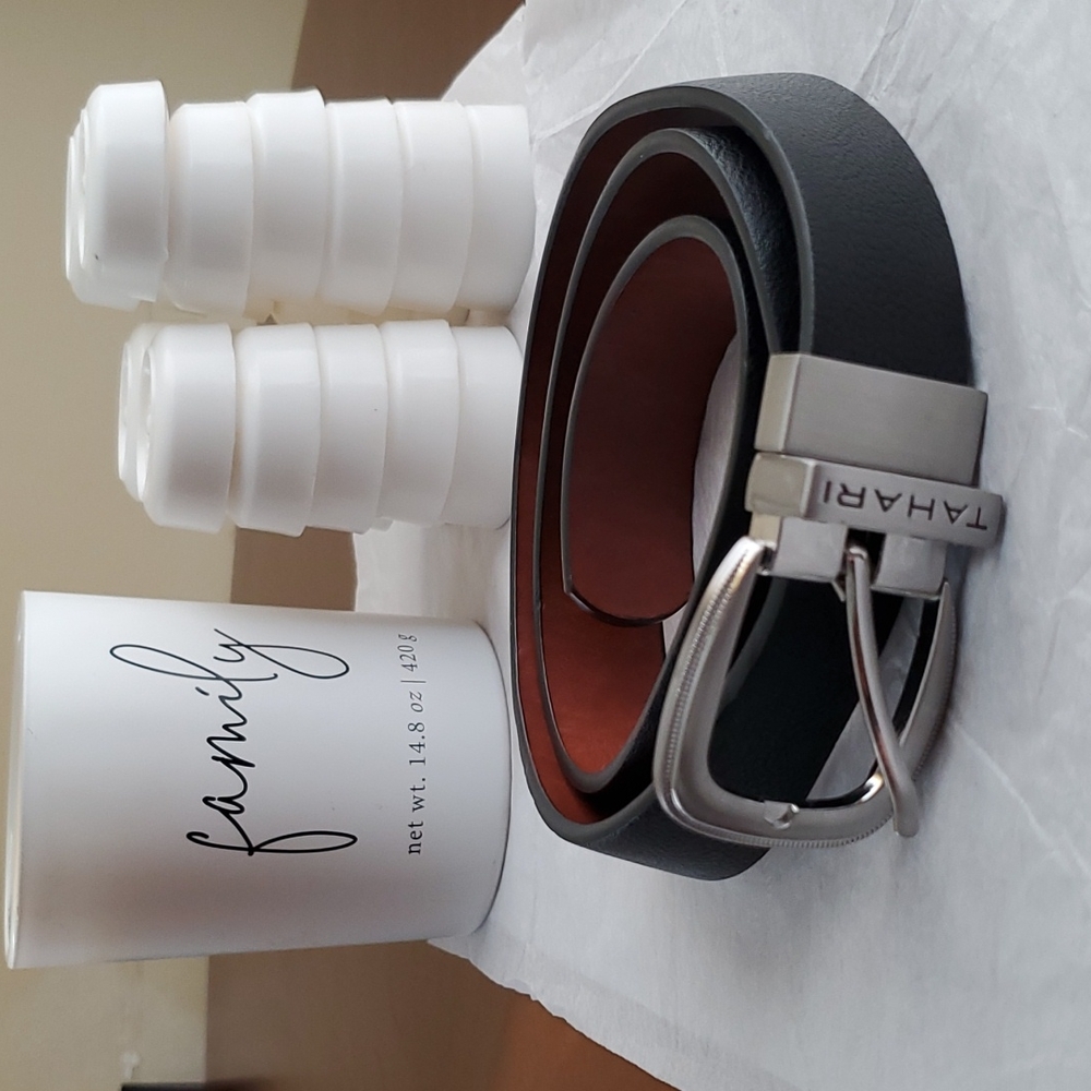 TAHARI belt  Genuine leather100 % Size S